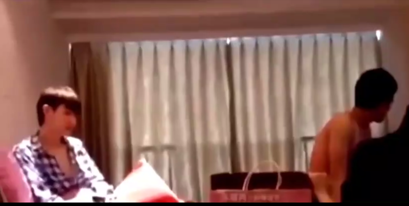 嗯啊含着乳被C-风流乱搞的少妇-成人AV