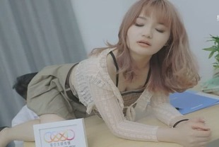 女人逼逼-一级毛片真人免费播放视频-成人AV