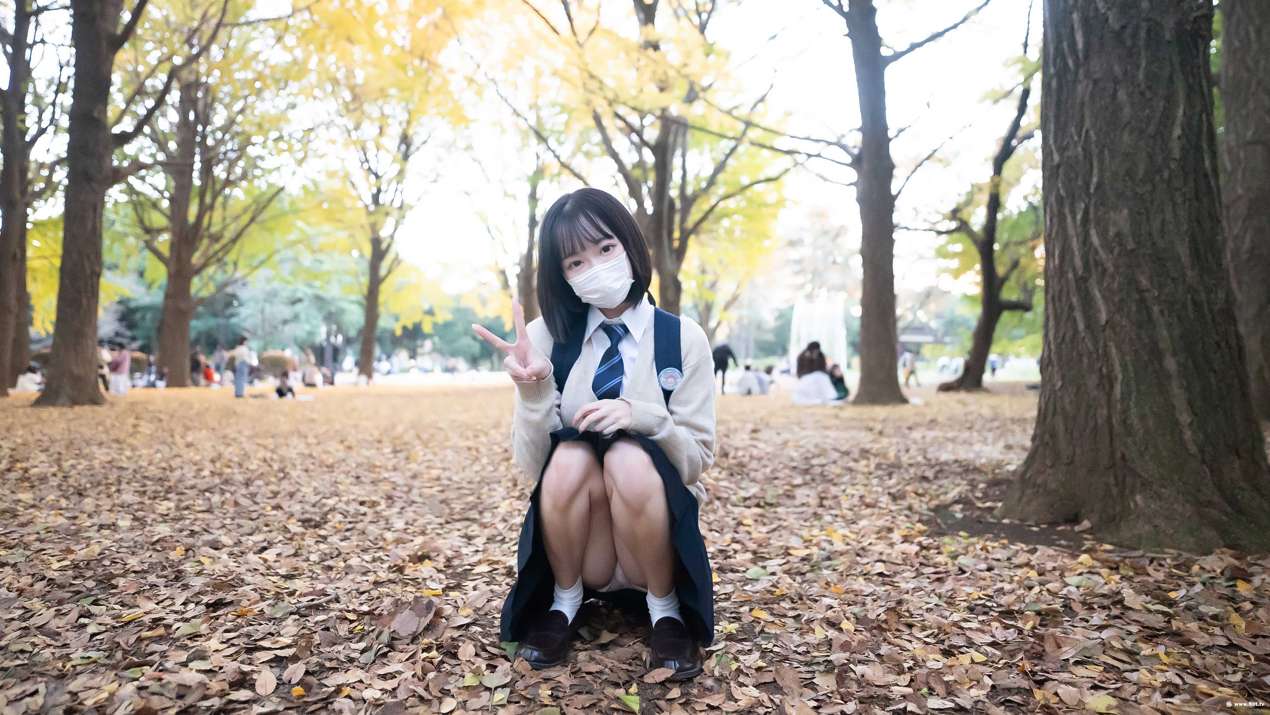 女人扒开㊙️让男人桶爽-miad-711-成人AV