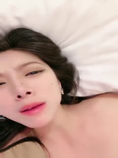 美女脱个精光露出小直播-双根攻×双性受野外play-成人AV