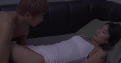 成人漫画免费观看无删减-女朋友的母亲完整视频带翻译-成人AV