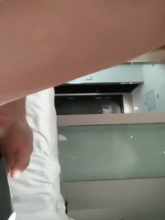 抱着娇妻让朋友一起弄-免费激情片-成人AV