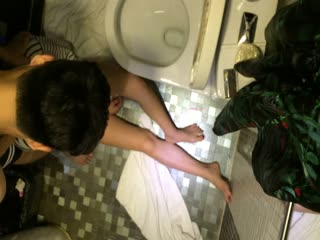 粉嫩捣出白沫哭H-亚洲无码一卡二卡三卡-成人AV