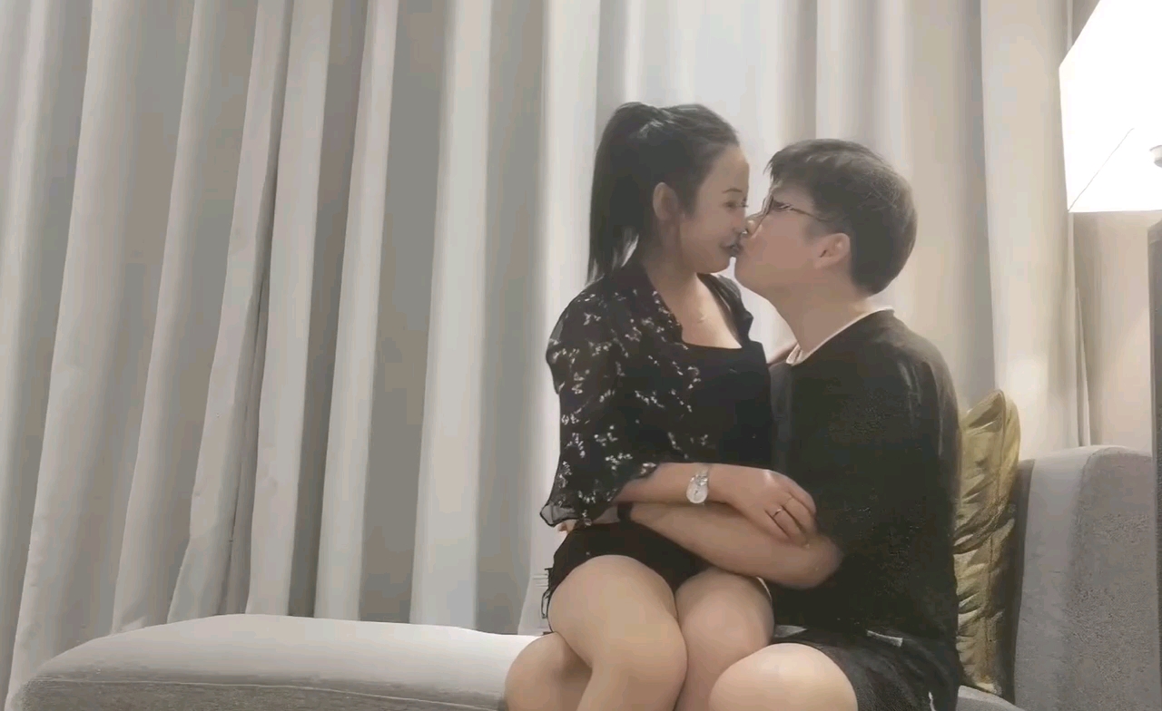 《性的交换》正在播放-成人18在线观看-成人AV