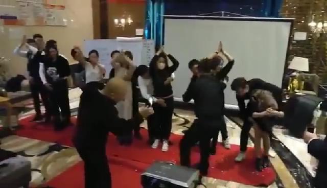 天堂约啪-特大BB高潮HD-成人AV