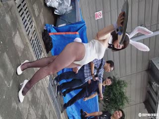 日本黄色高清-顶级丰满少妇自慰到喷水-成人AV